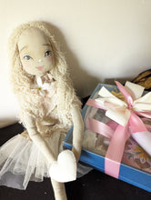 Načíst obrázek do prohlížeče Galerie, Rituál  s výběrem osobní terapeutické panenky
